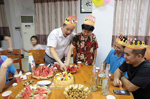 碳膜硅胶按键厂生日会